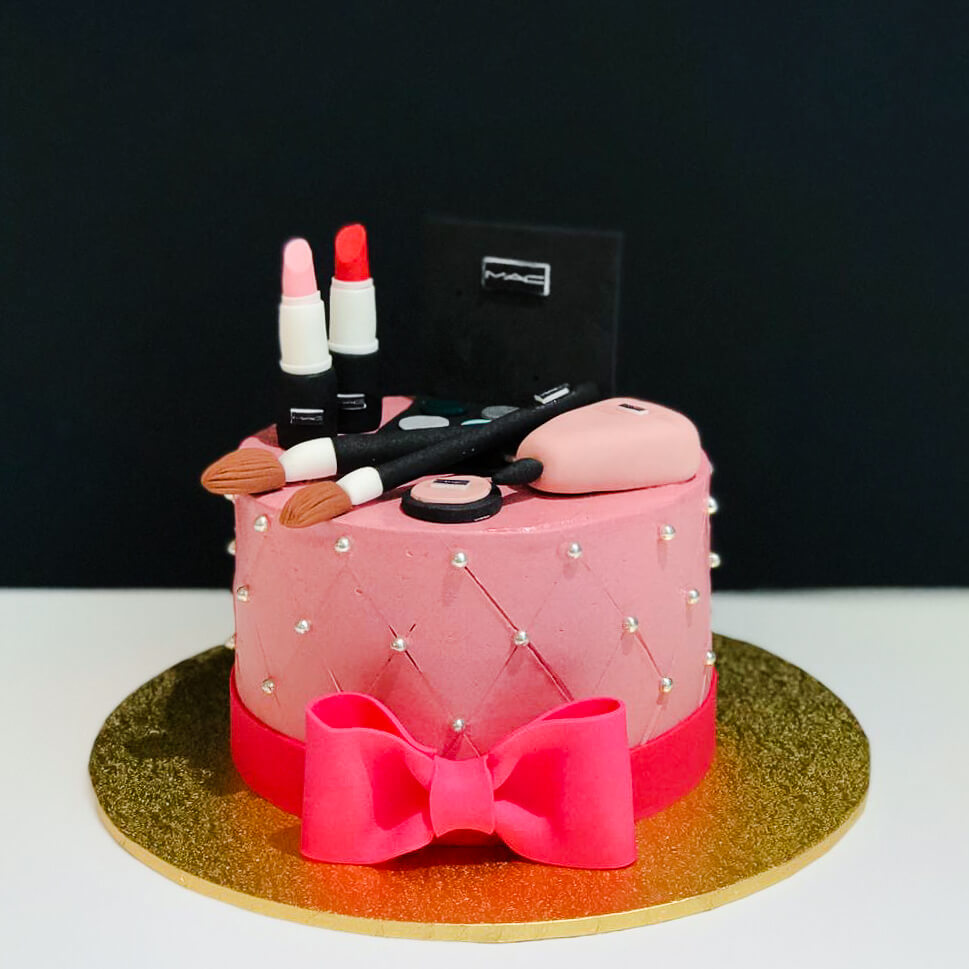 Make Up Set Inspired Cake in Pink